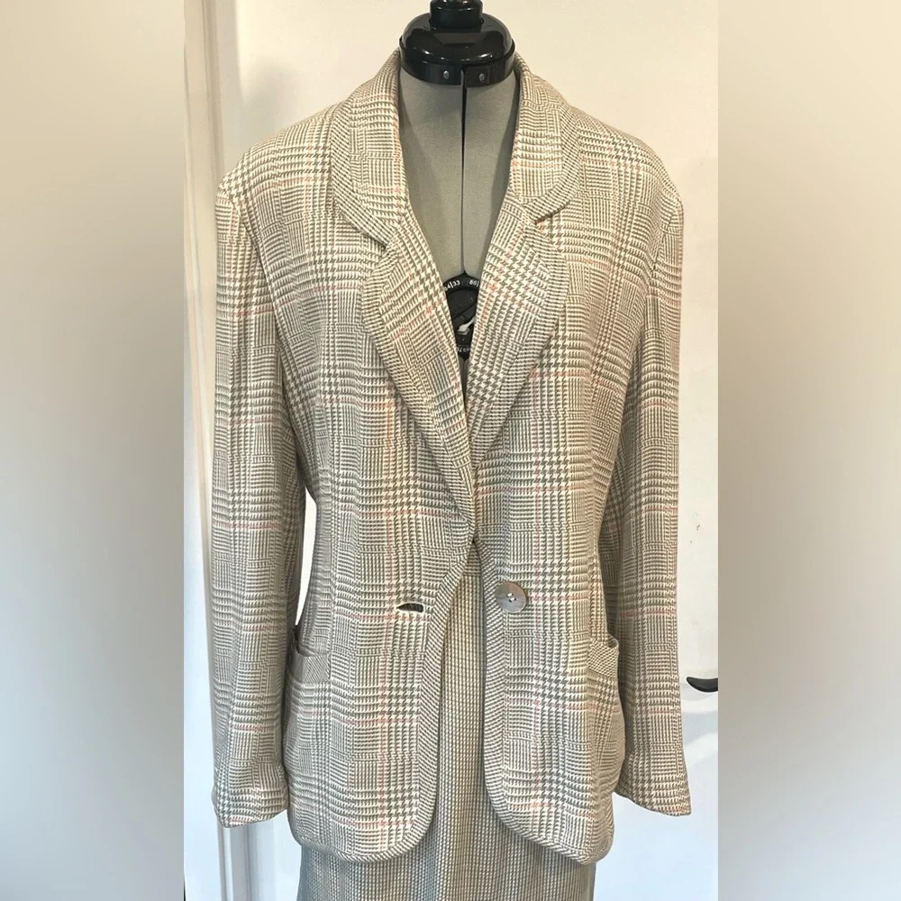 Christian Dior Vintage 80s plaid jacket & skirt, mother of pearl buttons, 8, GUC